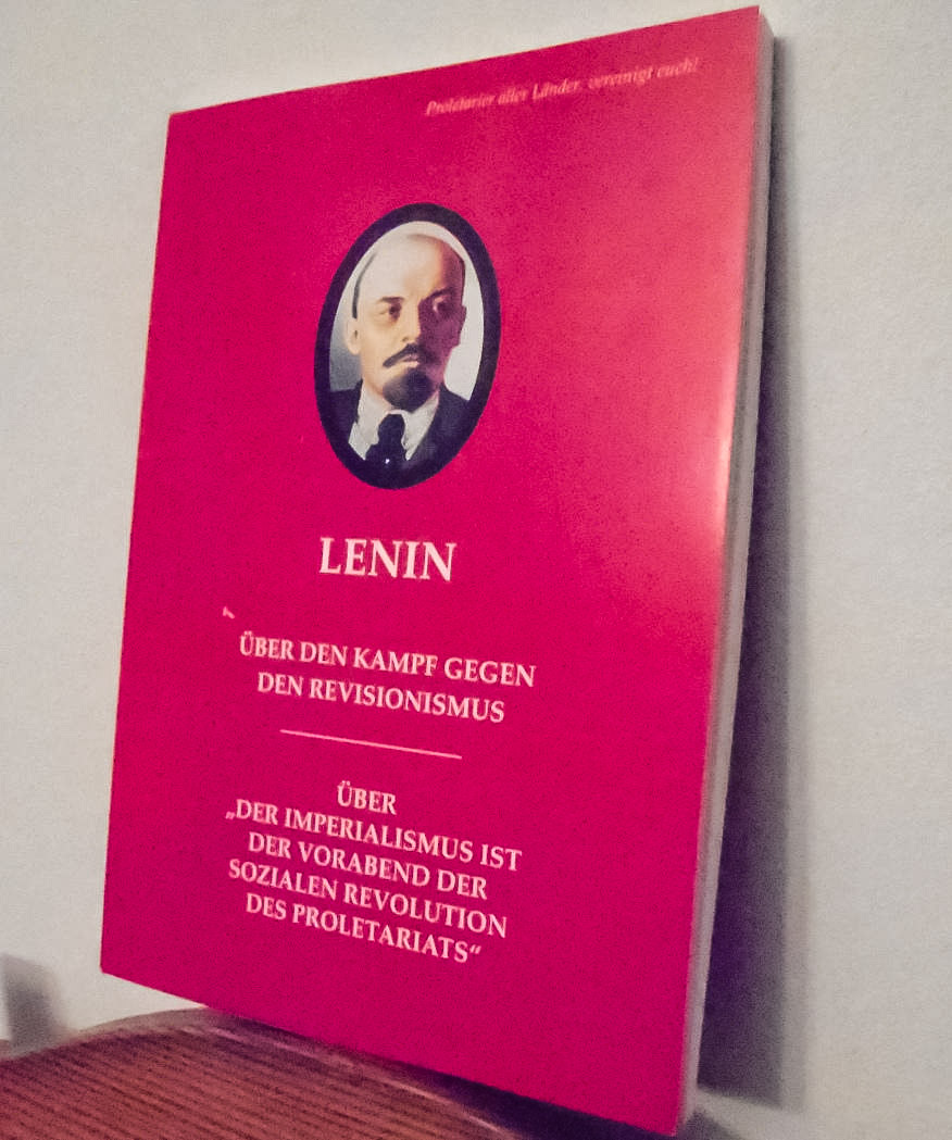 Lenin Broschüre 2.cleaned