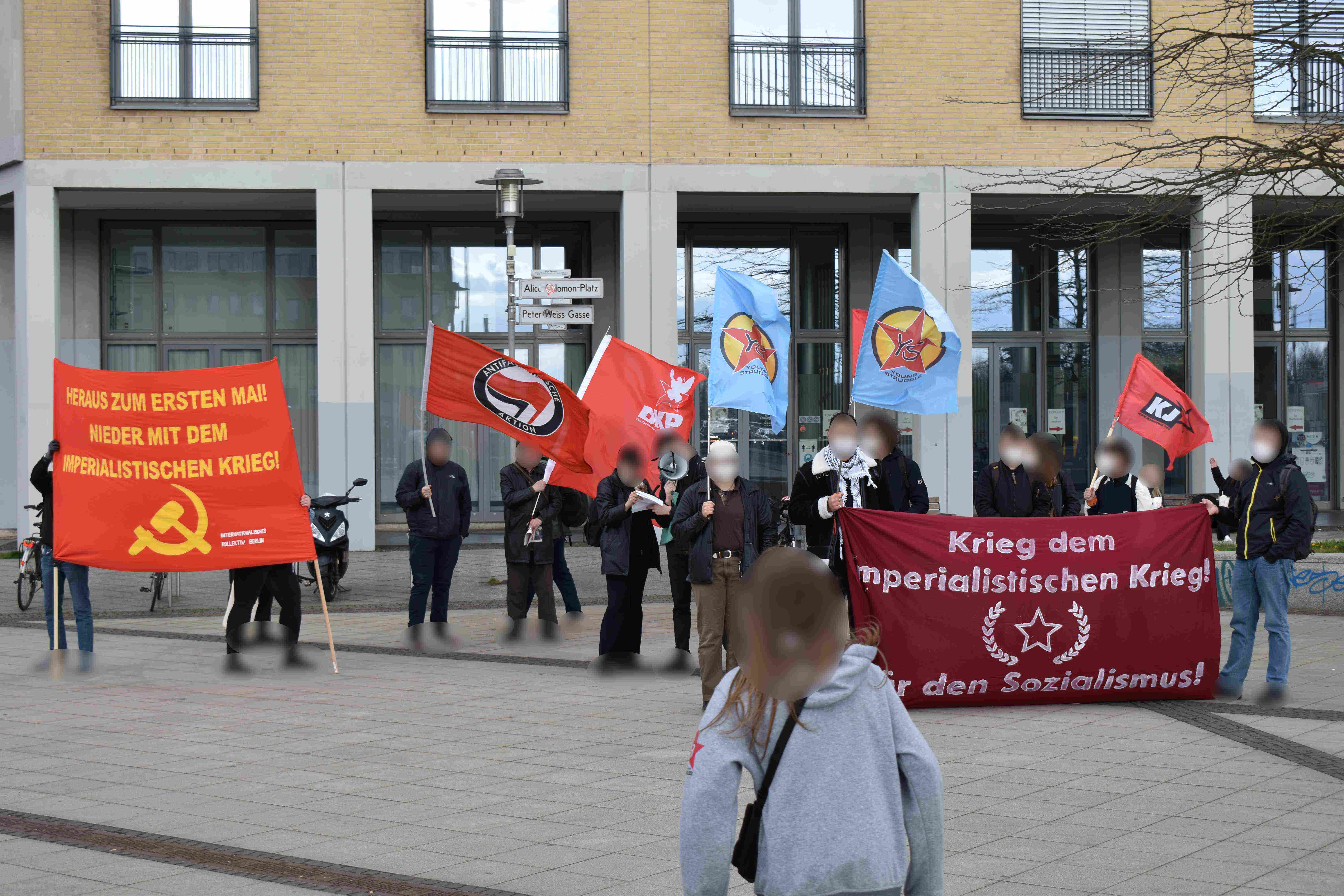 Demonstration gegen Aufrüstung und den imperialistischen Krieg in Berlin Hellersdorf April 2022 2