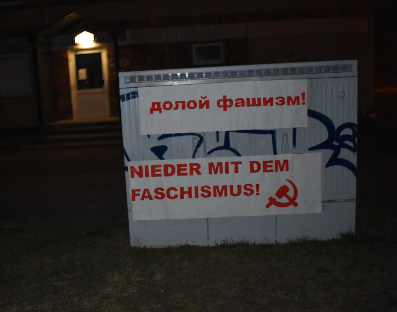 plakate hellersdorf brandanschlag russische schule 1