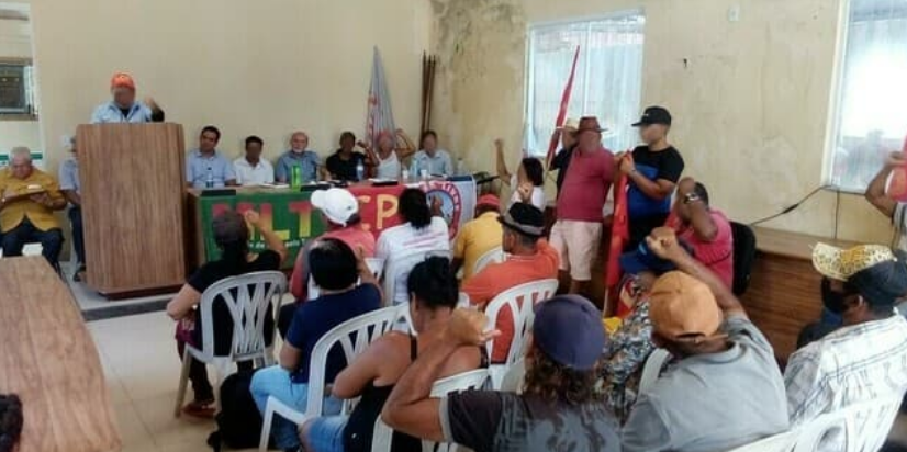 Brasilien Alagoas Bauern fordern in einer kämpferischen Aktion die Legalisierung ihrer Ländereien 5