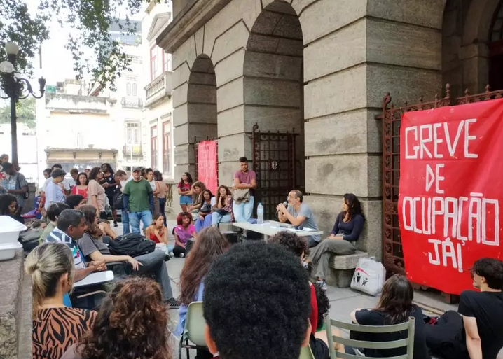 Brasilien Landesweite Studentenproteste gegen Mittelkürzungen im Bildungswesen 2