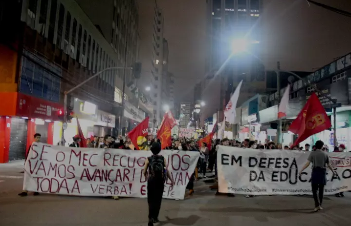Brasilien Landesweite Studentenproteste gegen Mittelkürzungen im Bildungswesen 3