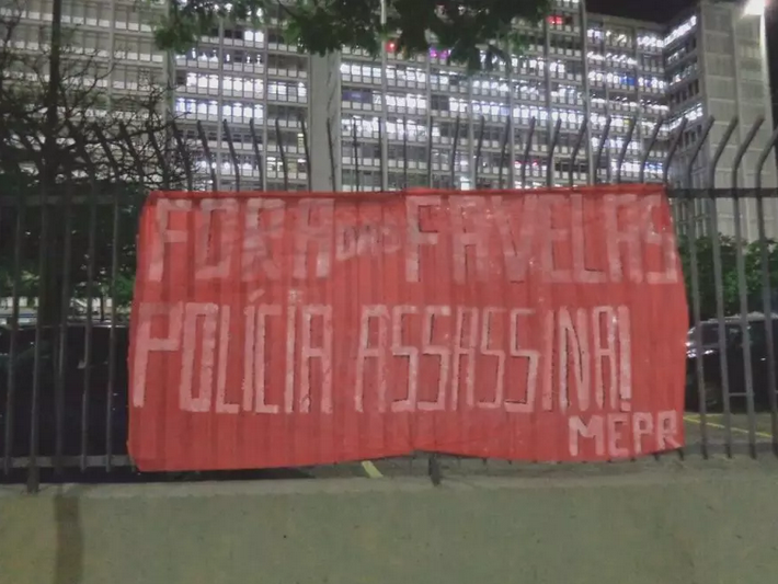 RJ Uerj und UFF Studenten verurteilen die terroristische Aktion im Complexo do Alemão 3