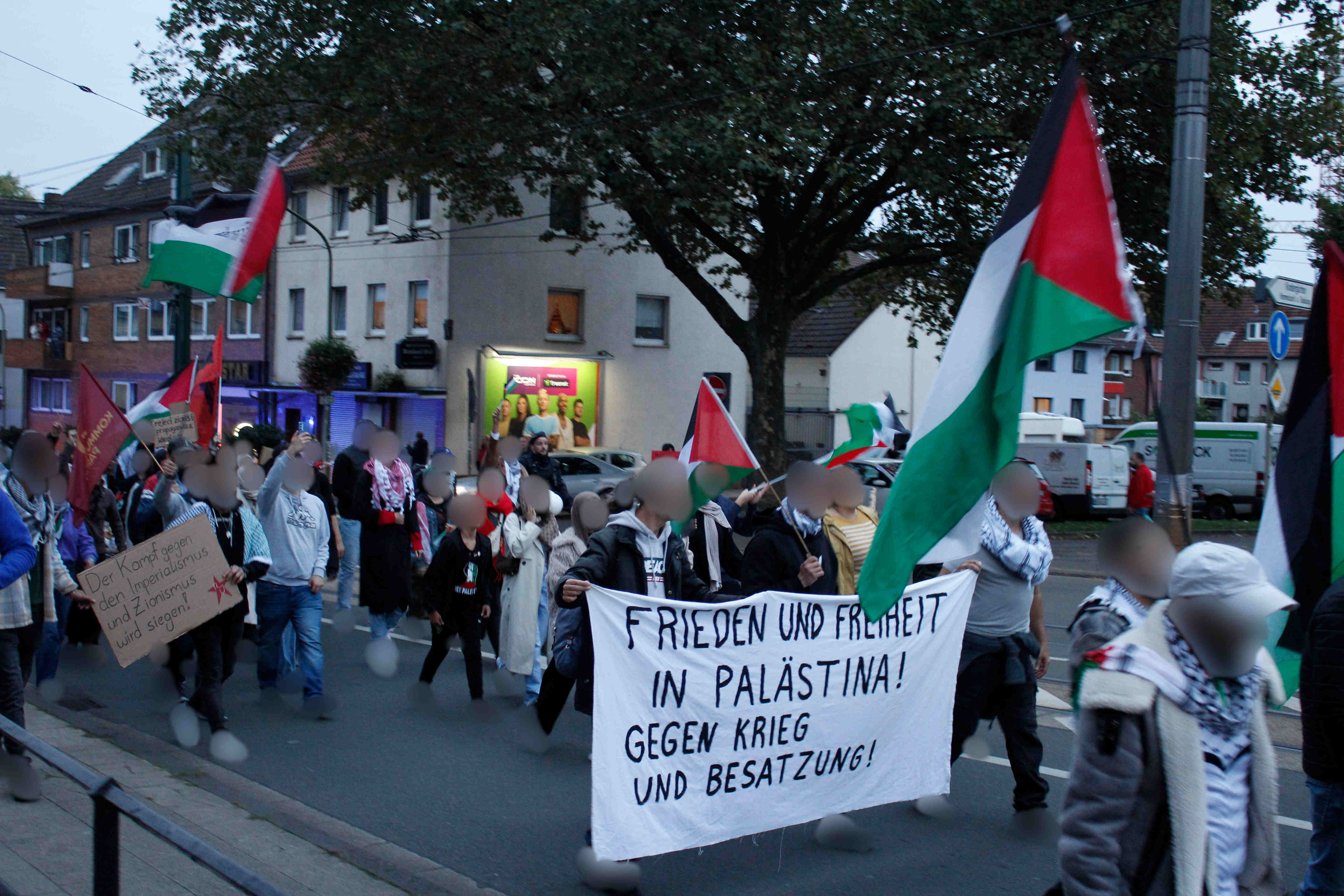 4 Demonstration läuft wieder los