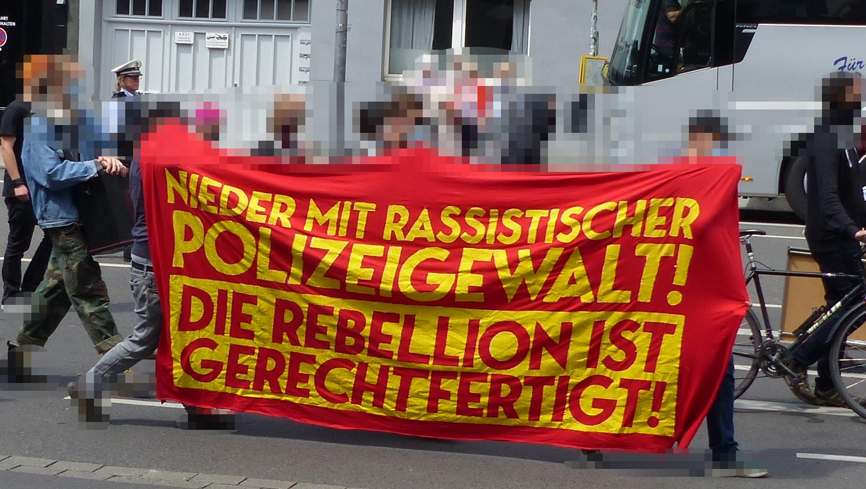 Aachen Demo gegen Nazi Bullen 2