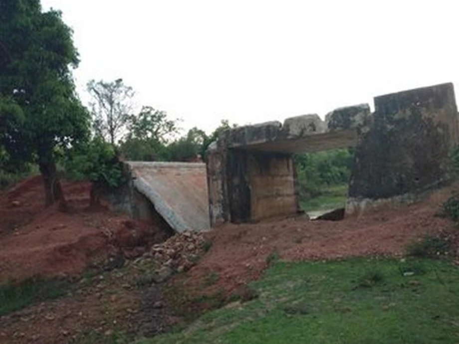 INDIA: PLGA blows up bridge