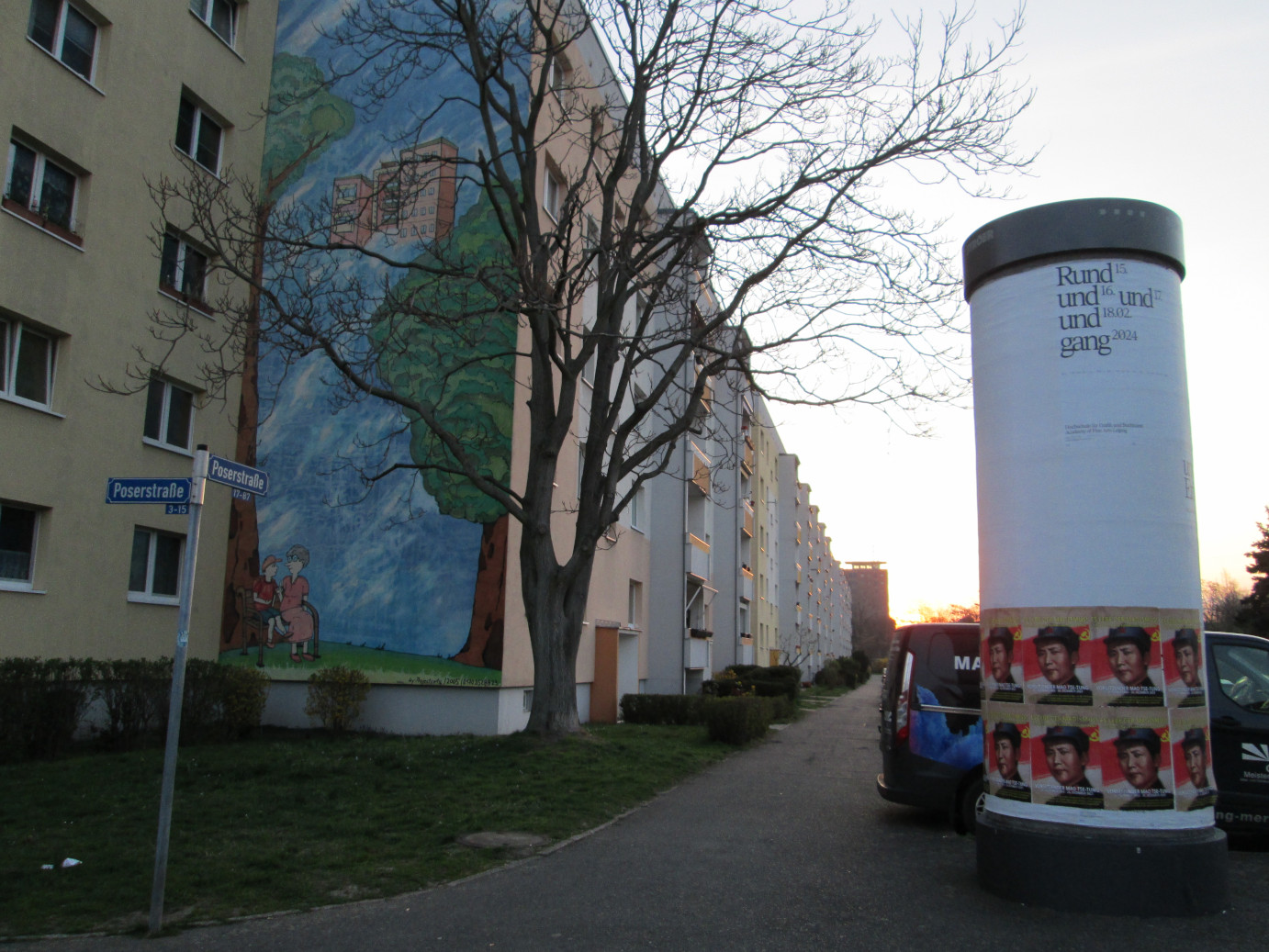 Leipzig: Plakate zu 130 Jahre Vorsitzdender Mao in Schönefeld