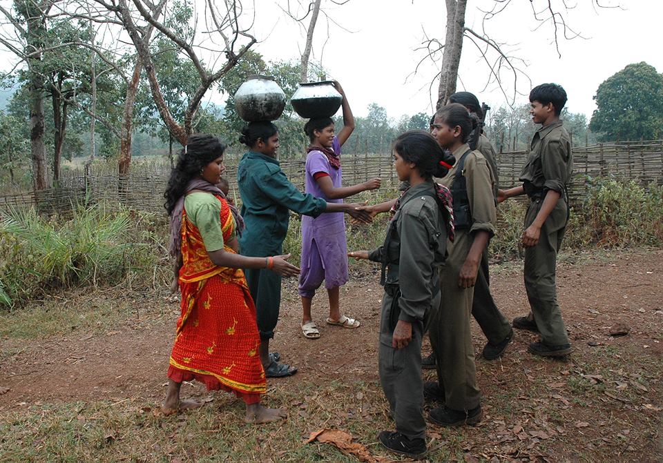 Genossinnen in Indien beweisen wieder: Frauen sind nicht minderwertig.