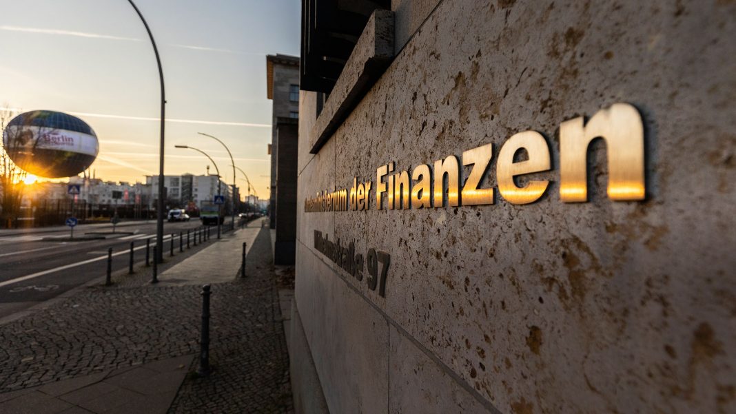 Erste Rote Zahlen für die neue Bundesregierung