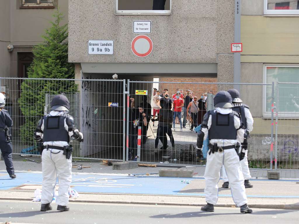 GÖTTINGEN: Resistance against forced mass quarantine
