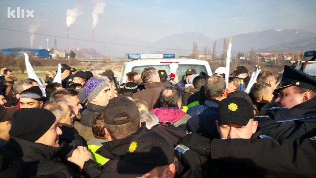 Bosnien: Arbeiter der Stahlindustrie in Zenica kämpfen für die Ausbezahlung ihrer Löhne