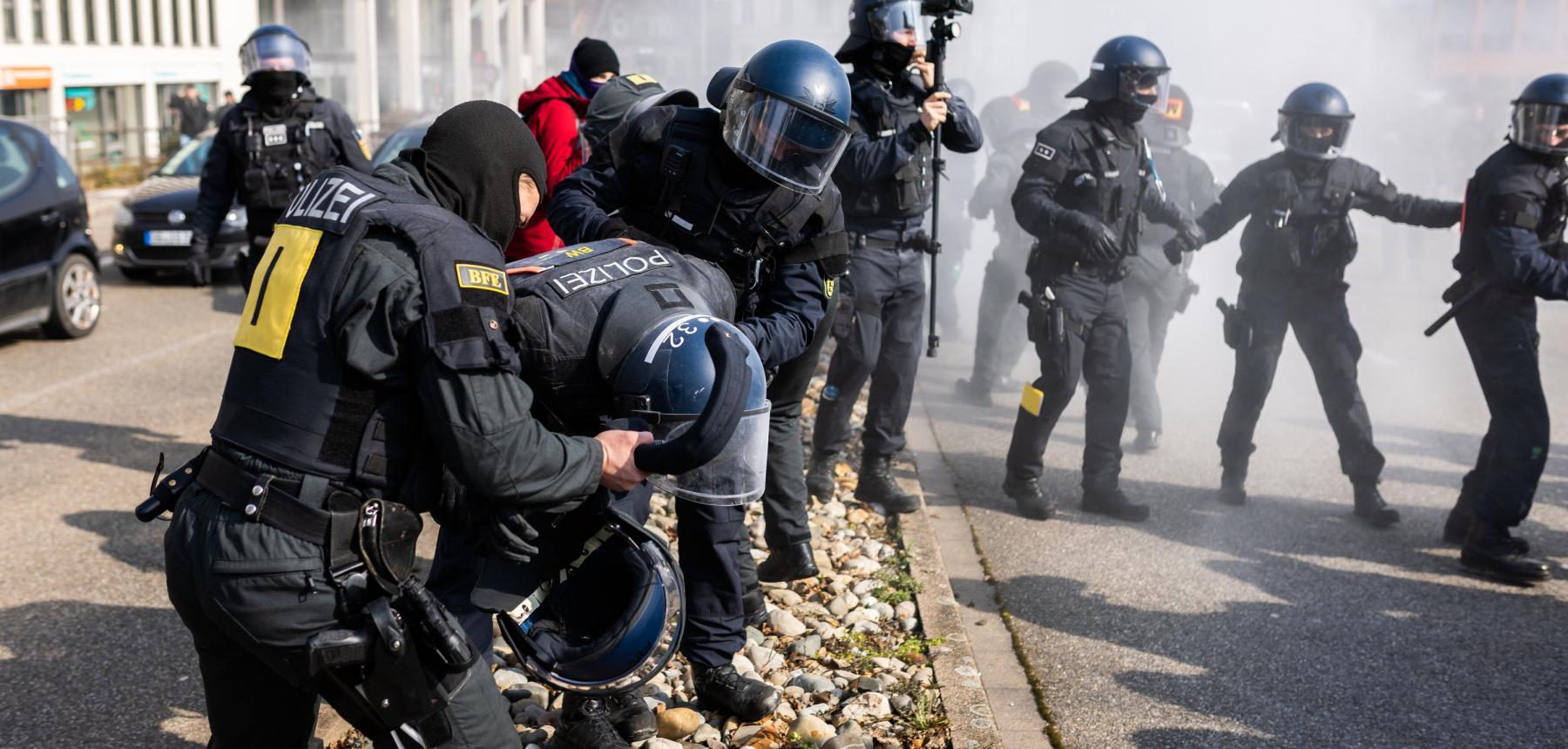 Struggle versus the AFD party congress in Offenburg, Baden-Würtemberg