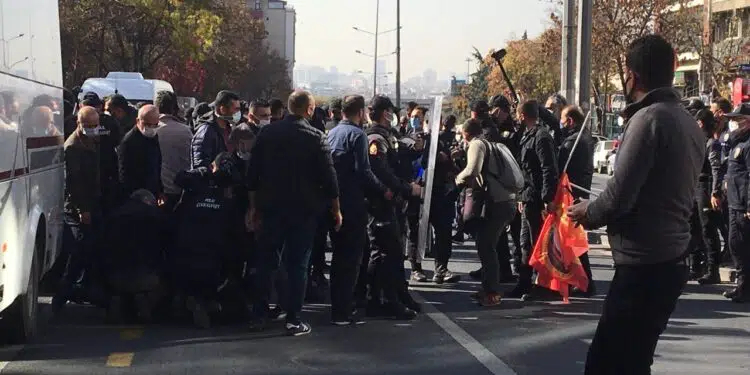 Türkei: Repression gegen Jugendorganisationen