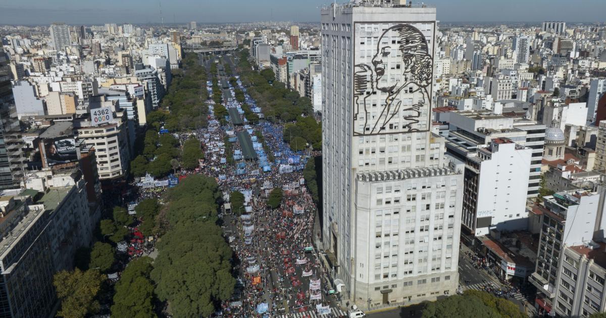 Argentinien: Hunderttausende bei Massenprotesten auf den Straßen