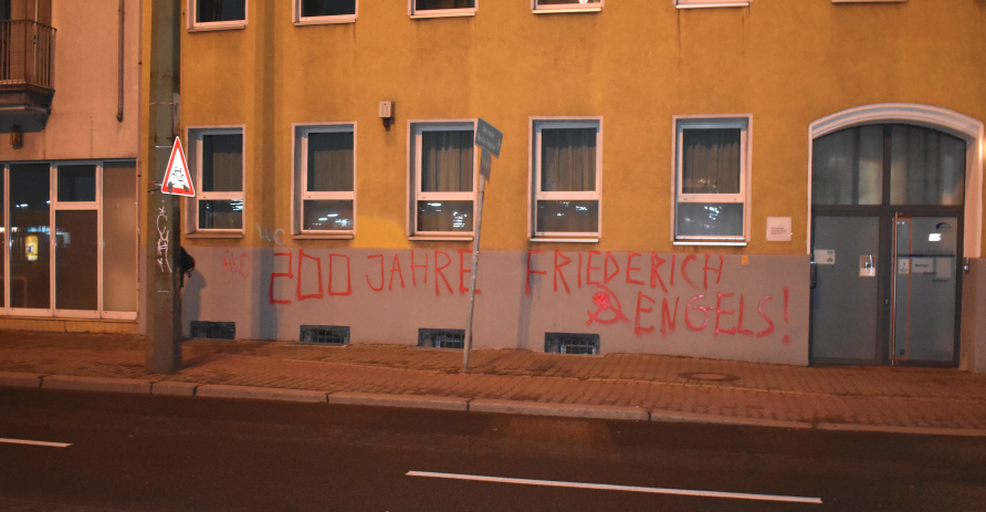 Berlin: Grafitti for 200 of Engels