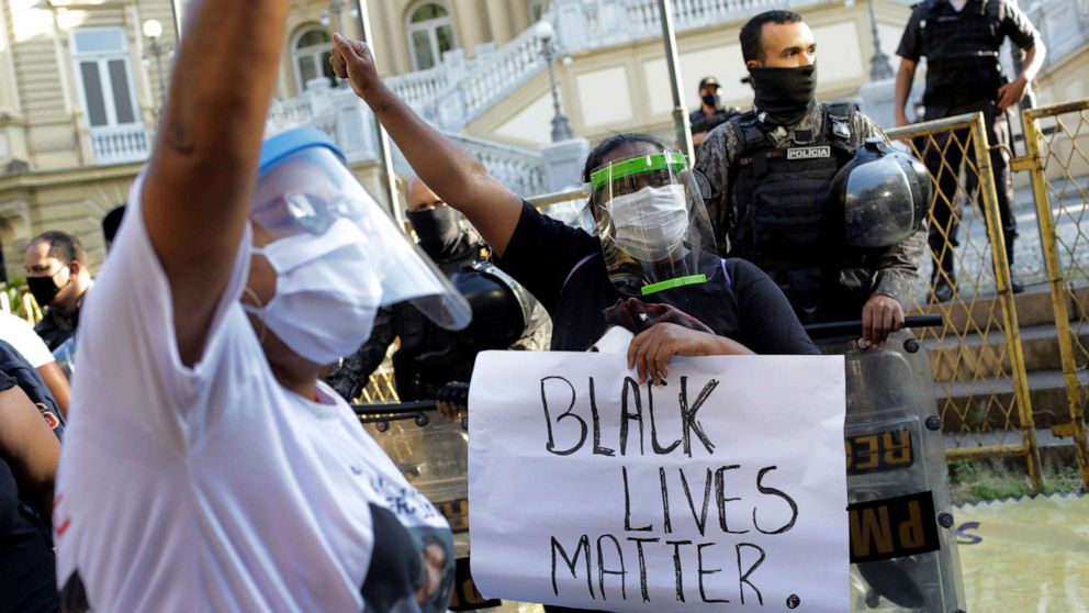 BRAZIL: Clashes between masses and military police in  Rio de Janeiro