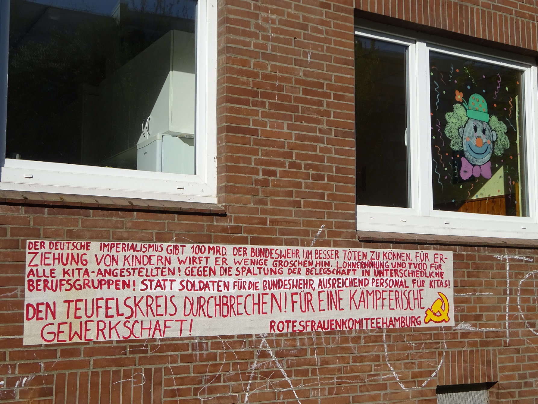 Hamburg: Dazibaos zur Unterstützung des Streiks der Kita angestellten