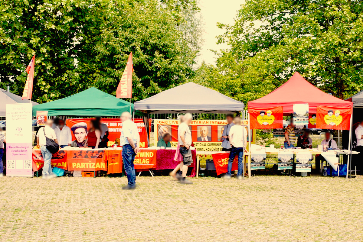 Aktion zu Ehren und Gedenken des Generalsekretärs der Kommunistischen Partei Indiens (Maoistisch), Genosse Basavaraj und der 27 maoistischen Kämpfer in Frankfurt