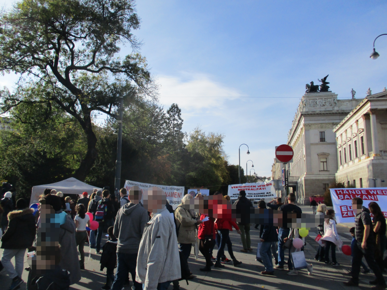 Vienna: Manifestation against increasing EU militarisation