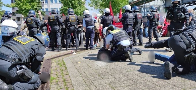 Another attack on the Engels demonstration