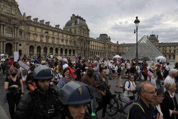 France: Compulsory vaccination through the back door for 1.8 million people?