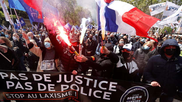 France: Police union demonstration, a revealing of the class character of parliamentarism