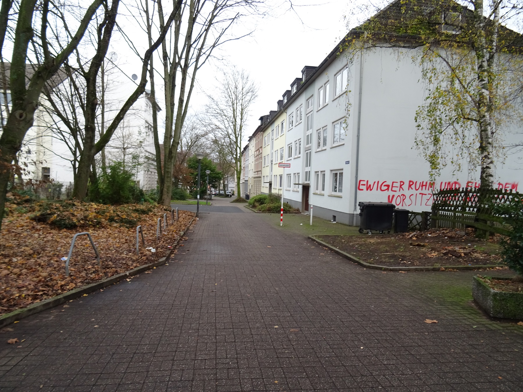 Essen: Aktion anlässlich des 3. Dezembers. Dem Geburtstag von Vorsitzenden Gonzalo und dem Gründungstag der Volksbefreiungsarmee