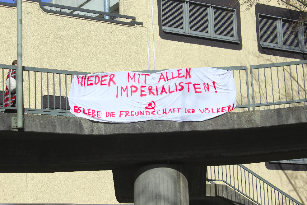 Hamburg: Straßenagitation im Arbeiterviertel gegen den imperialistischen Krieg