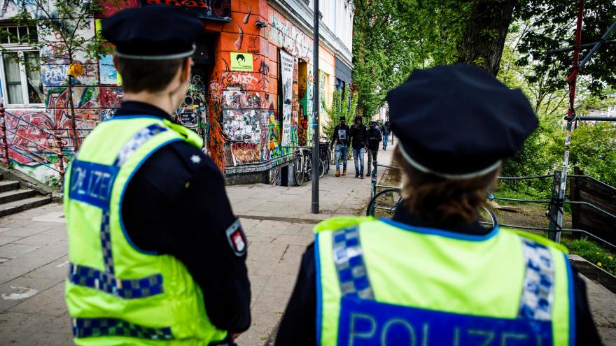 Hamburg: Studie belegt rassistische Polizeikontrollen