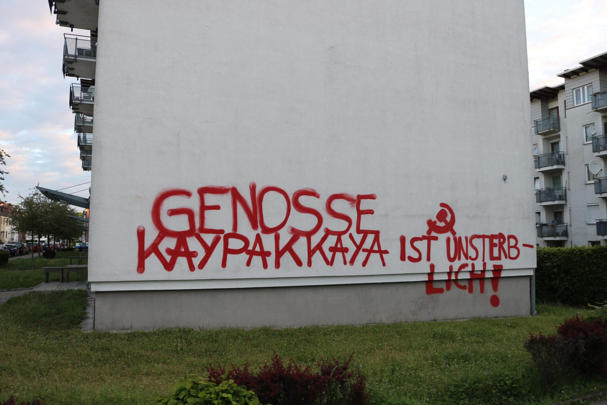 Bremen: Graffiti on the occasion of the 48th anniversary of the murder of Kaypakkaya