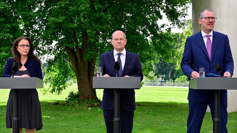 The wage-price spiral and the shifting of the burden of the crisis onto the working class