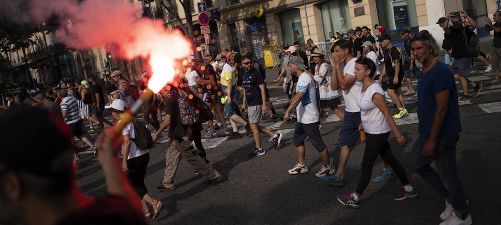 Frankreich: Einführung des Gesundheitspass trotz Protesten