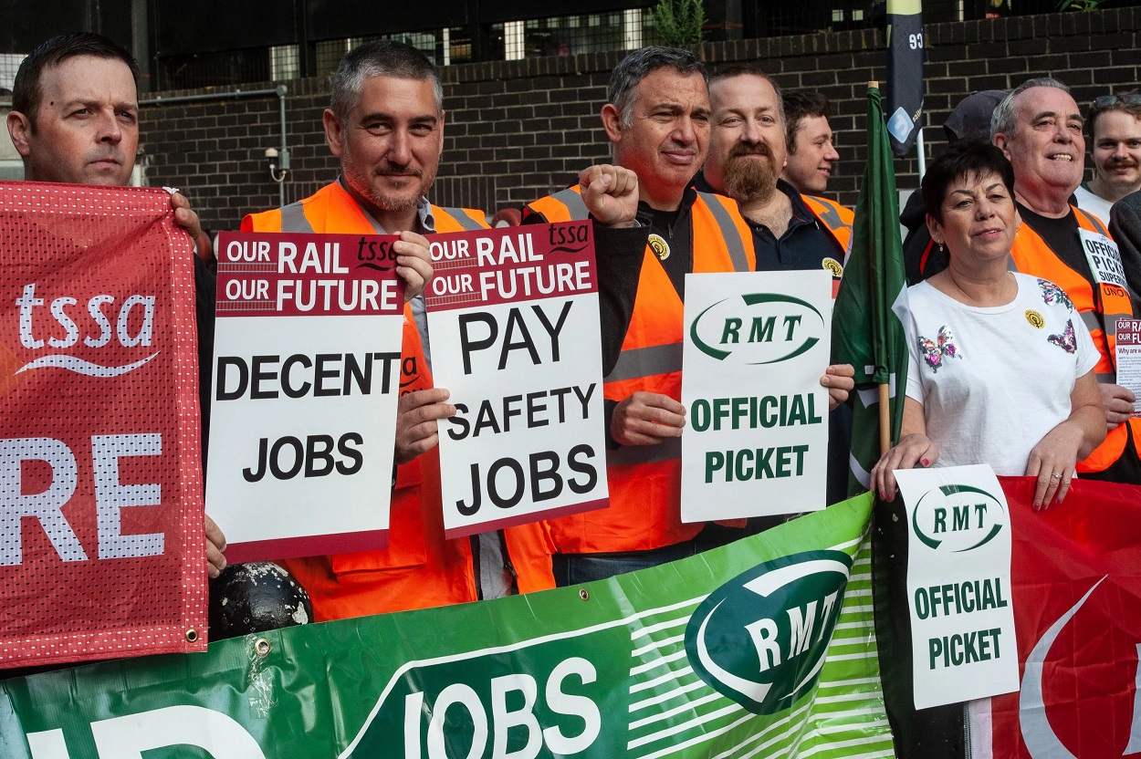 Great Britain to experience wave of labor actions in August