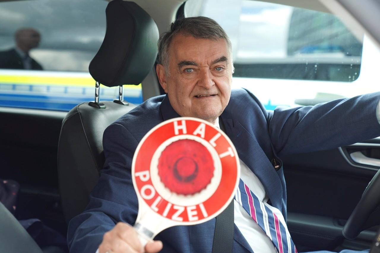 NRW: Innenminister Herbert Reul will die Strafmündigkeit von Kindern herabsetzen