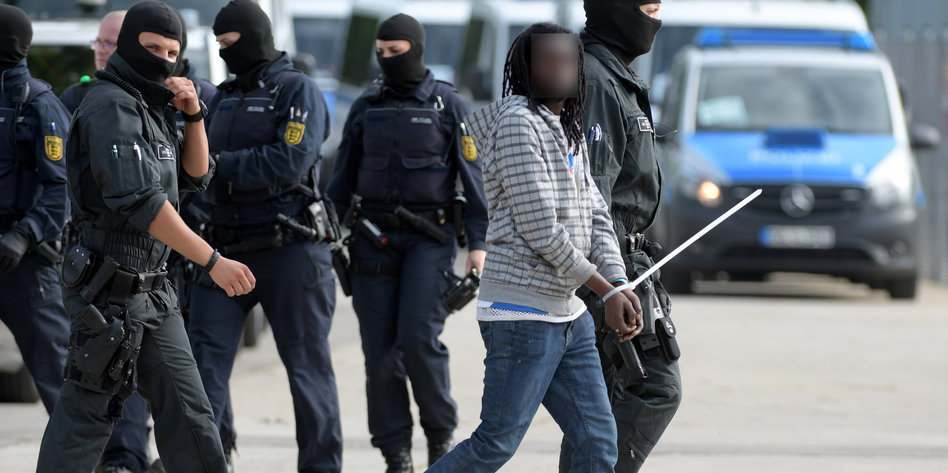 Widerstand gegen Abschiebung wurde zerschlagen