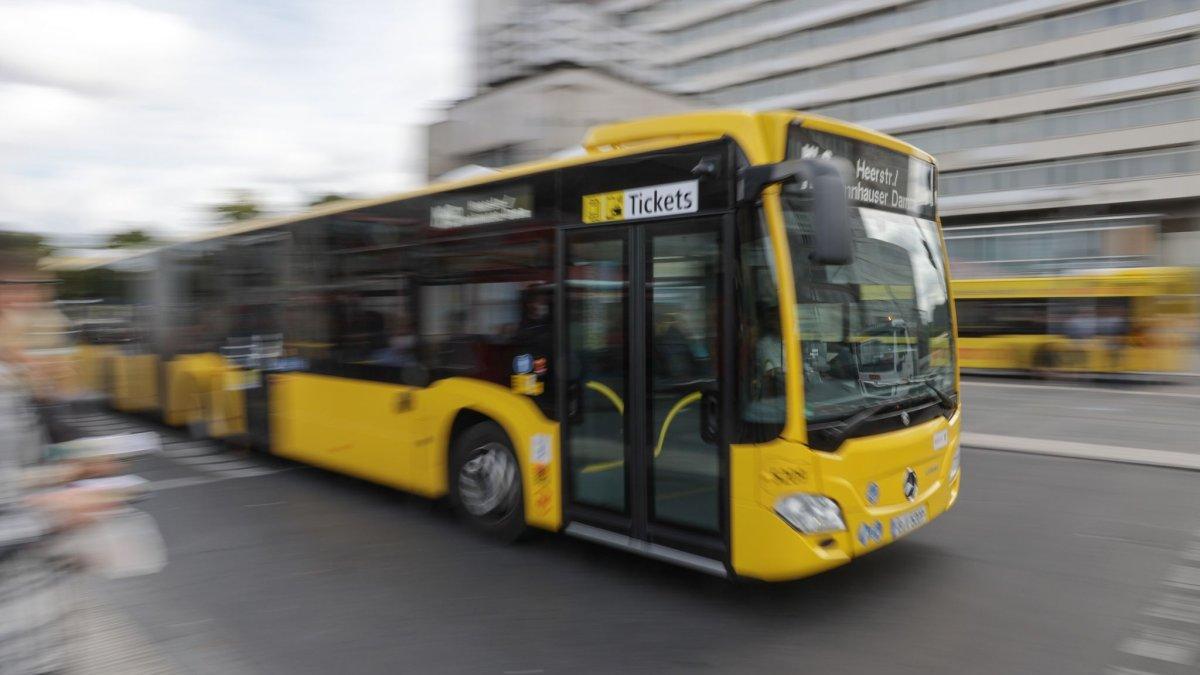 Berlin: BVG kürzt das Busangebot wegen fehlenden Fahrern