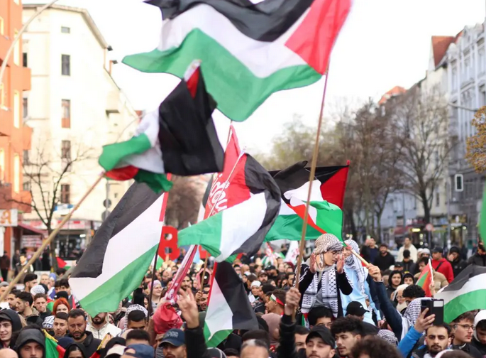 Again massive agitation and threats of repression against supporters of the Palestinian liberation struggle