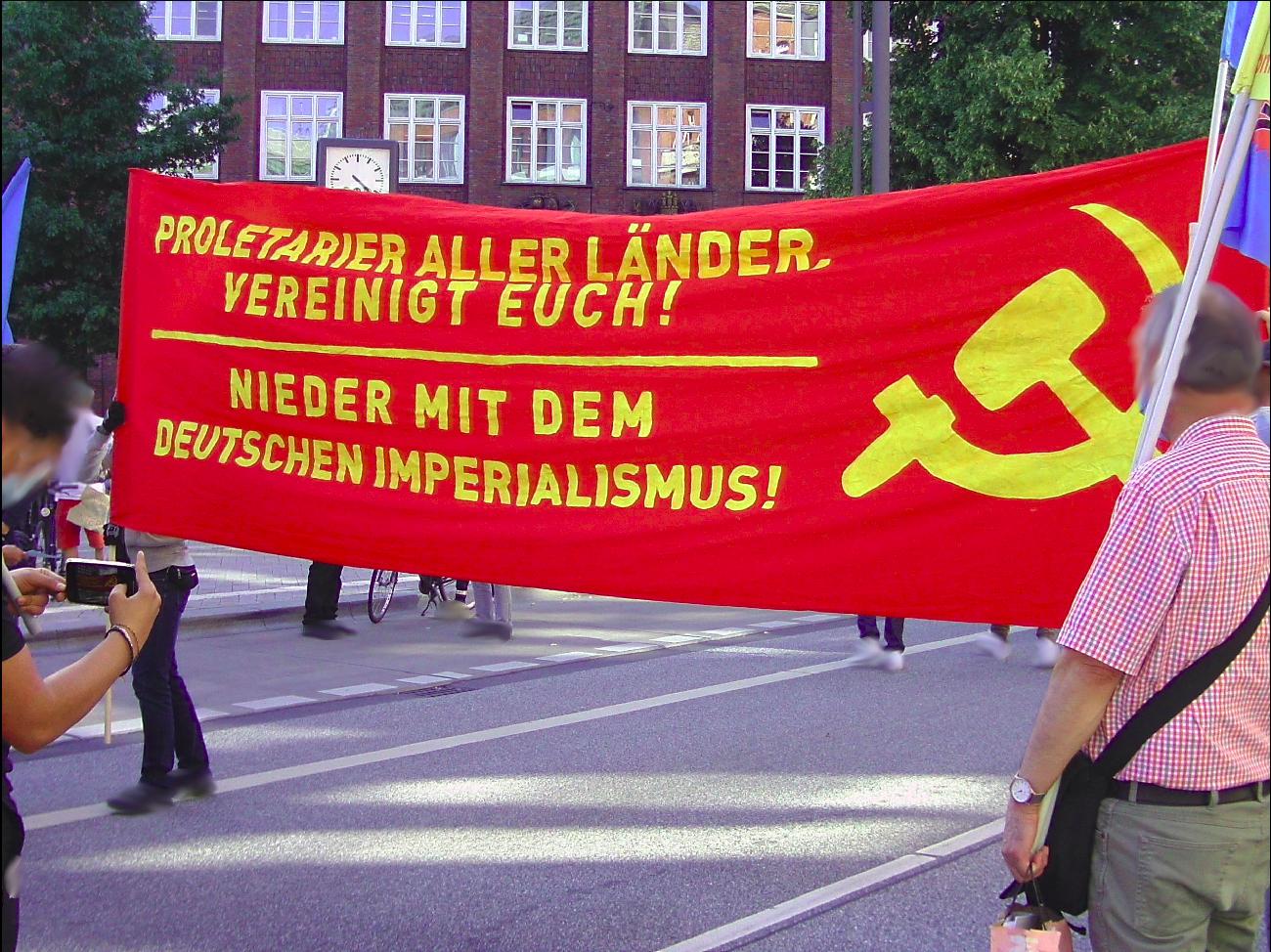 Antikriegstagdemo in Hamburg trotz Ausnahmezustand