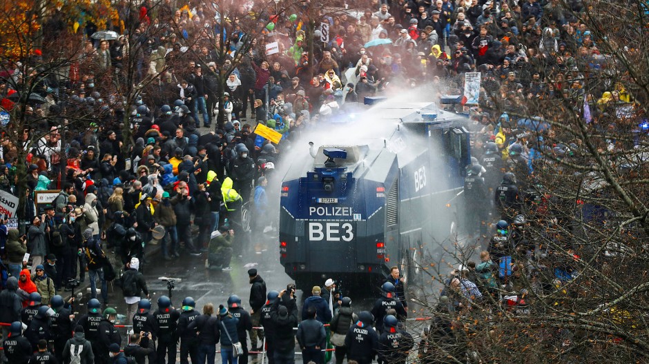 Aufgabe von Datenschutz und Freiheitsrechten wegen „Corona“