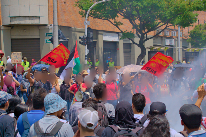 March in defense of the right to education in Colombia