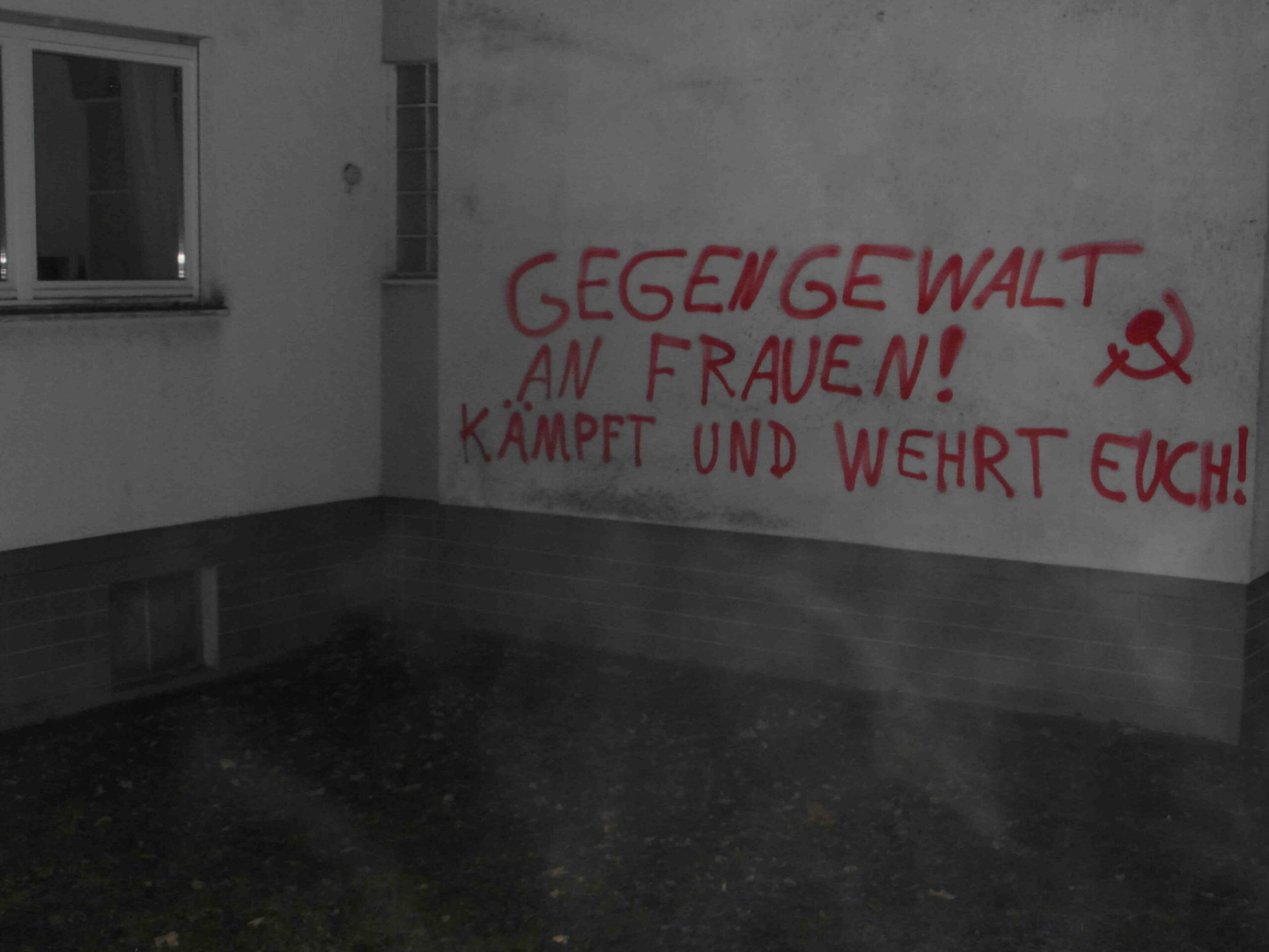 Freiburg: Malung anlässlich des Tags gegen Gewalt gegen Frauen