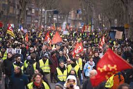 France: Trade unions announce fight against “pension reform”