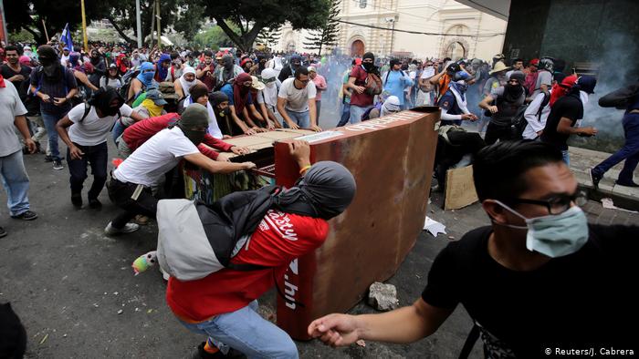 Straßenschlachten in Honduras