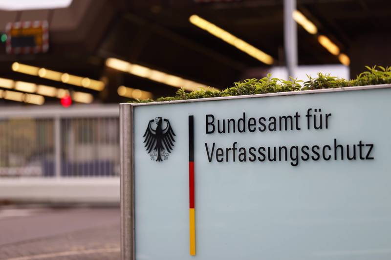 Bald Denunziation durch den Verfassungssschutz im Privatumfeld möglich.