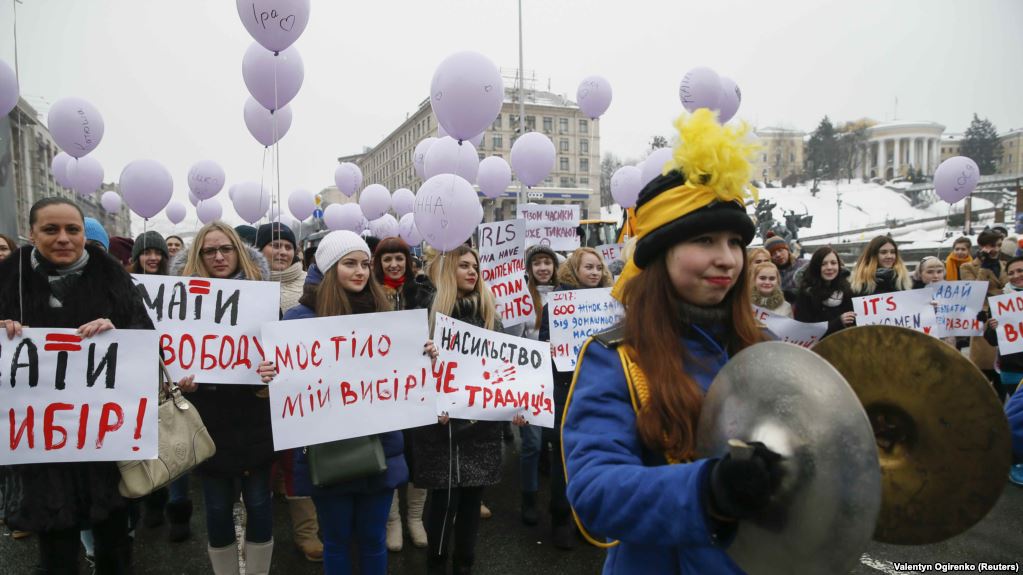 Ukraine: Angriffe auf 8. März-Demonstrationen