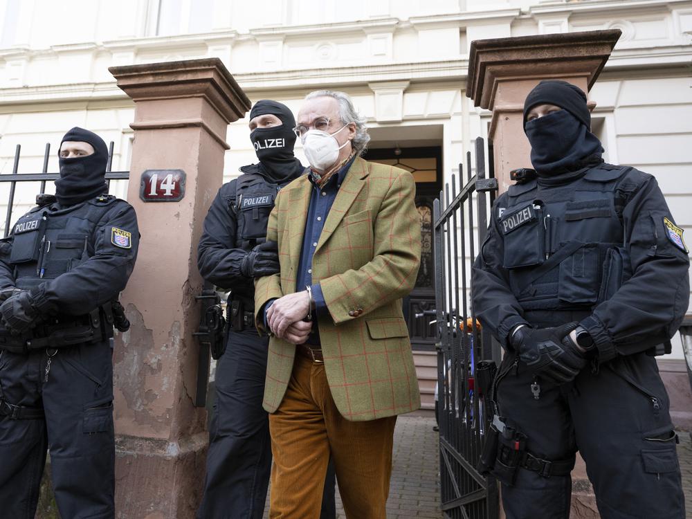 25 Reichsbürger arrested