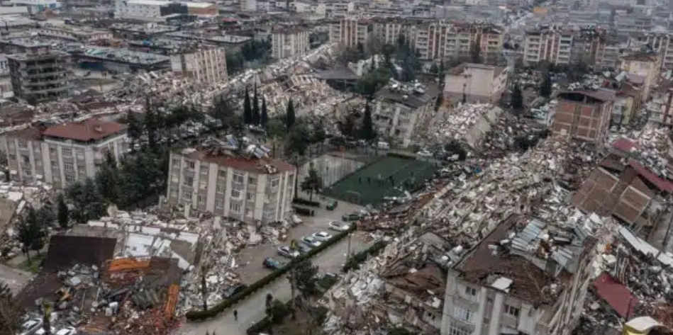 PARTIZAN: Obwohl das Erdbeben ein natürliches Phänomen ist, sind die Zerstörungen und Todesfälle das Ergebnis der Ausbeutungsordnung.