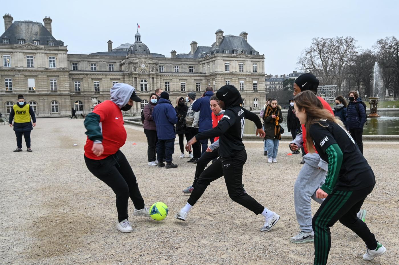 France: The end of public sports for Muslim women?