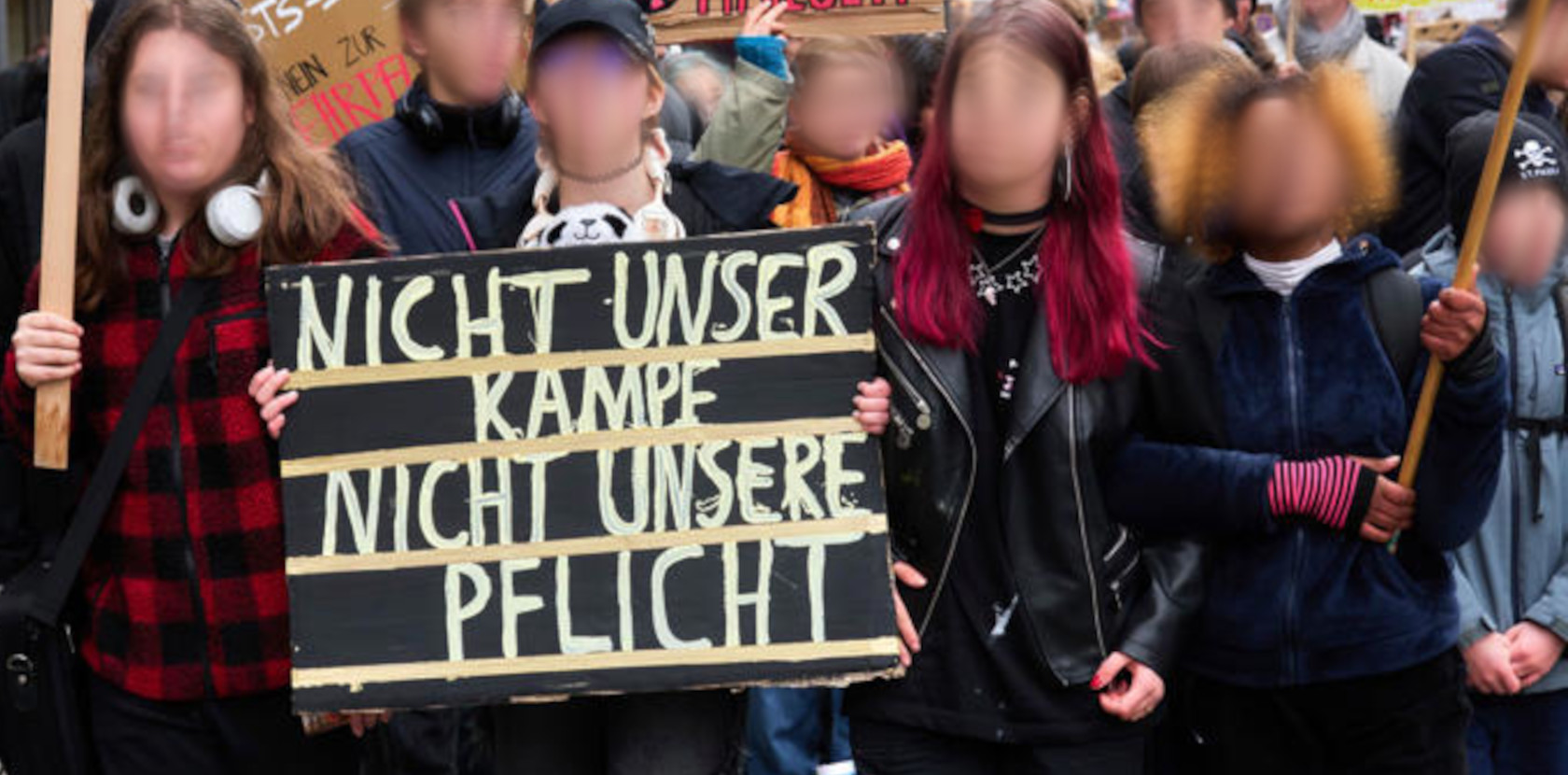 Schüler gegen Wehrdienst in 90 deutschen Städten