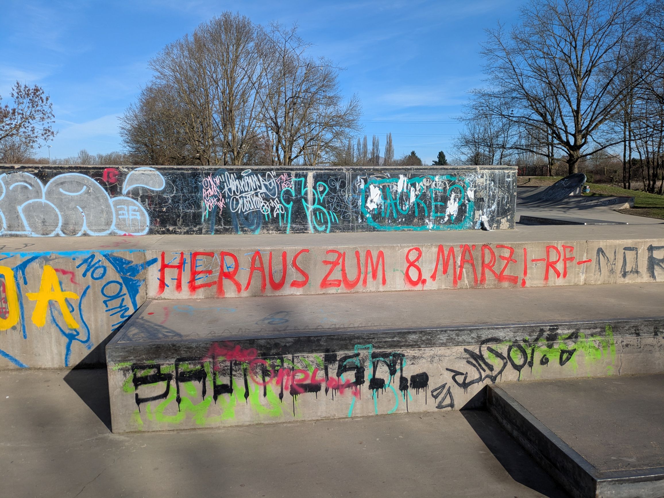 Malungen in Freiburg aus Anlass der Gründung der Roten Frauenbewegung